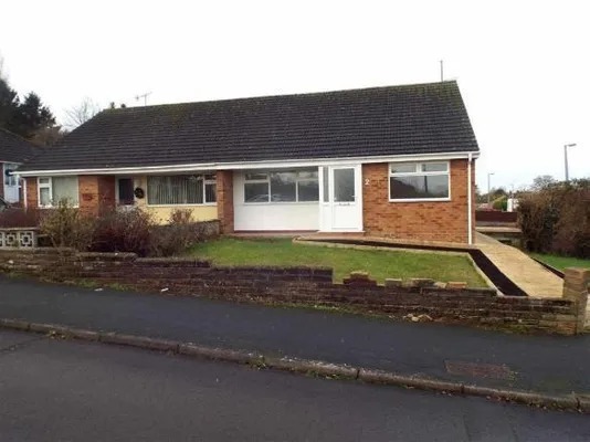 Explore this charming 3-bedroom semi-detached home in Windrush Road, Swindon. Priced at £280,000, this property offers spacious living areas, modern amenities, and a private garden. Listed by Dipex Lettings and Management Limited.