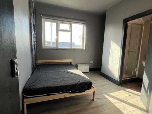 En-Suite in Northolt UB54LX