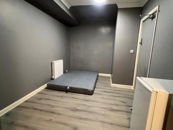 En-Suite in Roman Way, Thatcham, RG18 3BS