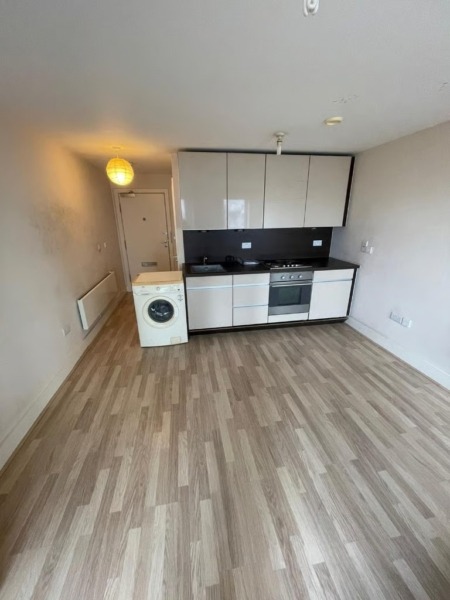 Flat in Basingstoke, RG21 7AY