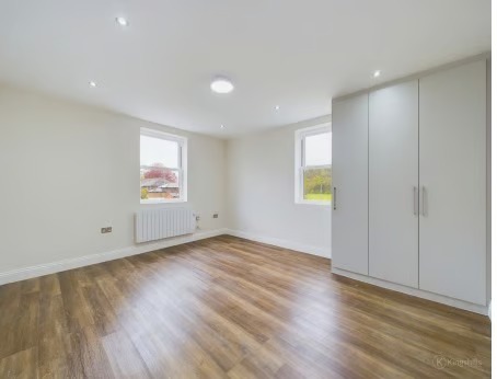 Luxurious 2 Bed Flat in Stuart Road, High Wycombe, HP13 6AG