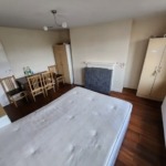 2 Bed-Flat in High Street, Lewisham, SE13 6NZ