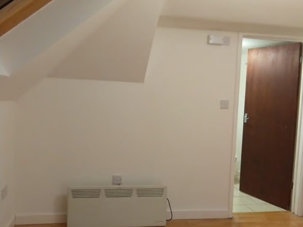 Studio Flat in Seymour Road, Slough, SL1 2NY