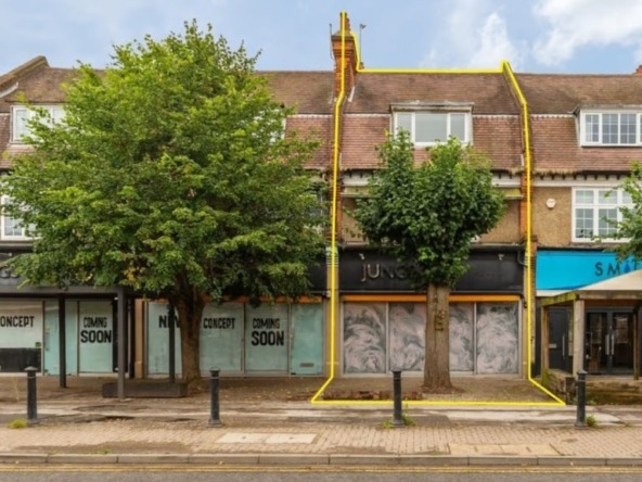 Ground Floor Shop in Beaconsfield, Buckinghamshire, HP9 2PD