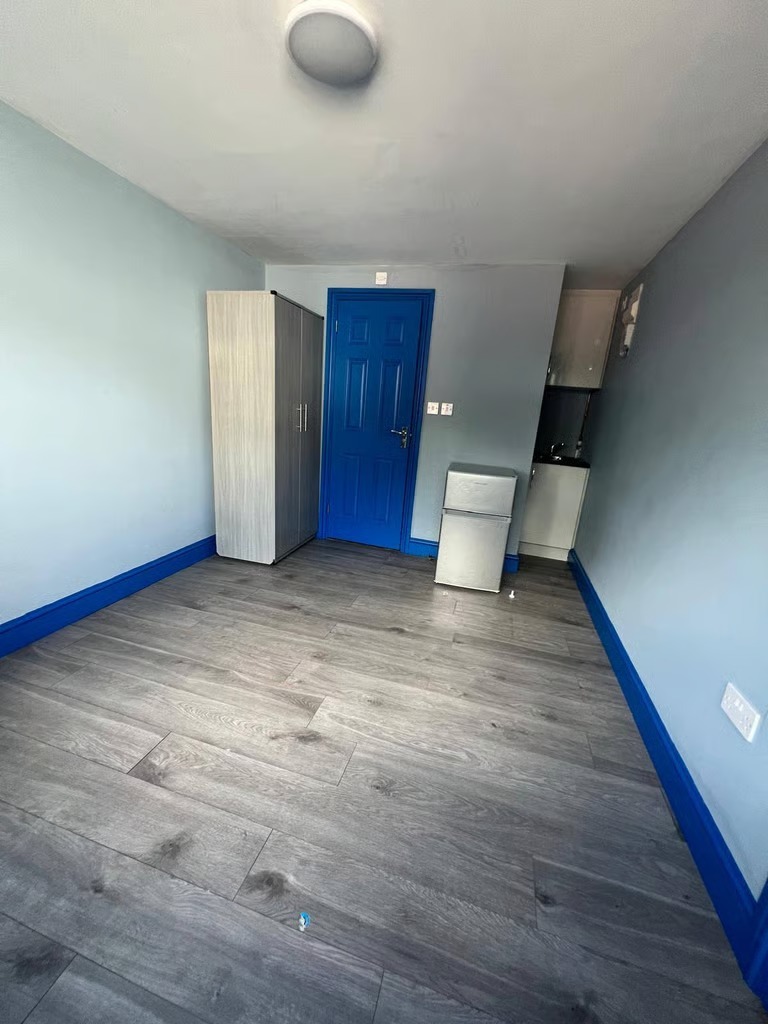 Room in Slough, SL1 2SU