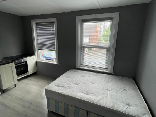 rent Studio Flat in Harrow (HA3 7SY)