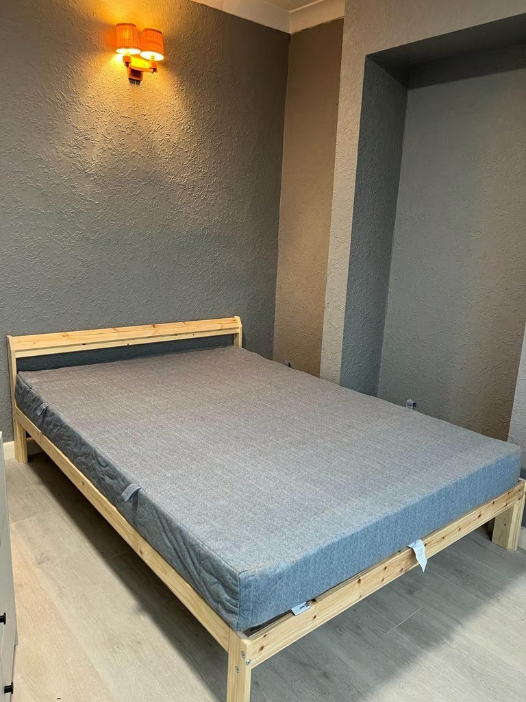 Room in Northolt UB56ES