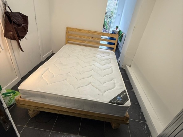 # Fully Furnished Studio Flat with Private Garden - Reading RG16RD Looking for a cozy and convenient living space in Reading? We have the perfect solution for you! Our fully furnished studio flat with a private garden is now available for rent, making it an ideal choice for working professionals, couples, or students. ## Key Features - **Private Garden**: Enjoy your own outdoor space for relaxation, gardening, or entertaining friends. - **Fully Furnished**: The studio comes complete with essential furnishings, allowing you to move in hassle-free. - **All Bills Included**: For just £1,200 per month, enjoy a stress-free lifestyle with all bills included—no hidden costs! - **Prime Location**: Situated in a vibrant area of Reading, you'll have easy access to local amenities, shops, and public transport. ## Suitable For - **Working Professionals**: A peaceful retreat perfect for unwinding after a busy day. - **Couples**: A comfortable and intimate space for couples seeking a cozy home. - **Students**: A convenient option for students looking for proximity to universities and study-friendly surroundings. ### Why Choose Our Studio Flat? This studio flat offers a unique blend of comfort and privacy, with a lovely garden that sets it apart. It’s an ideal space for anyone looking to enjoy a balanced lifestyle in a bustling city. ### Contact Us Today! Don’t miss out on this fantastic opportunity! For more details or to schedule a viewing, please get in touch. Secure your new home in Reading RG16RD today! --- **Excerpt:** Experience the perfect living space in Reading RG16RD with our fully furnished studio flat featuring a private garden. Ideal for working professionals, couples, or students, this cozy studio is available for £1,200 per month, including all bills. Enjoy a peaceful retreat in a vibrant location with easy access to amenities. Contact us now to make this delightful studio your new home!