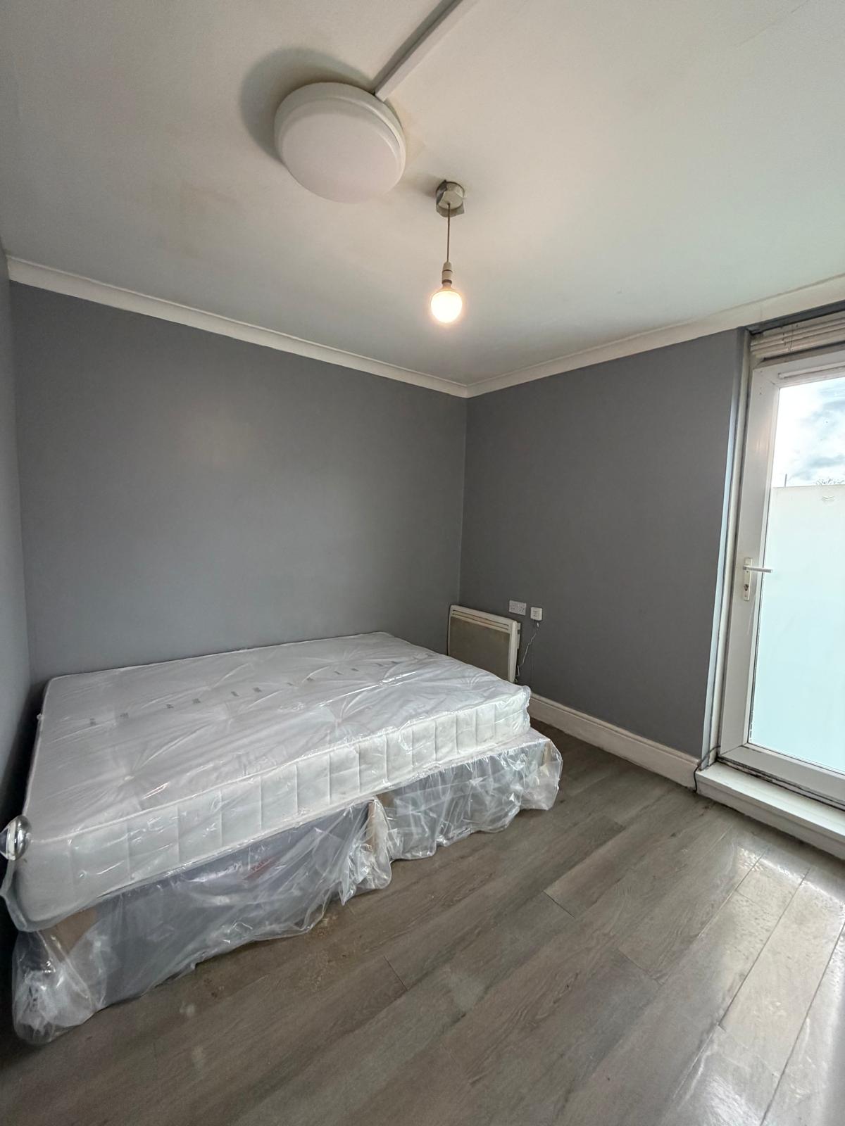 Rental property , Discover your ideal living space in UB56ES with two fully furnished rooms